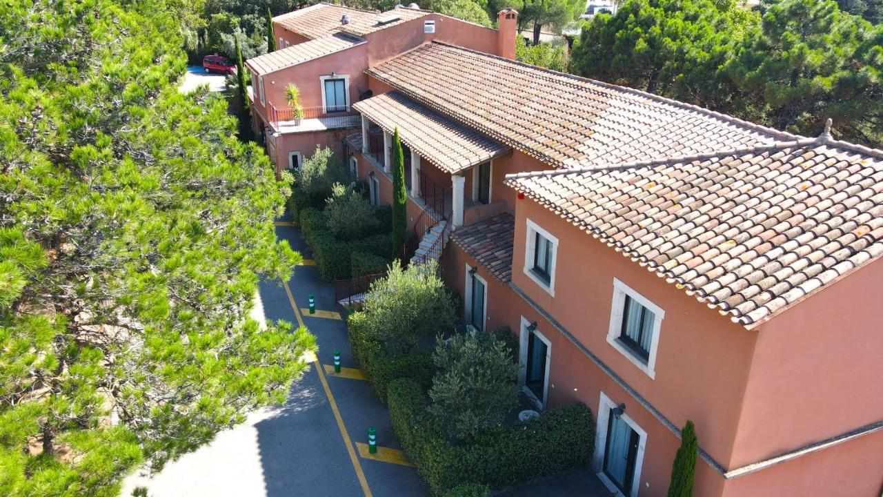Hotel Du Mas Vinassan Exterior photo