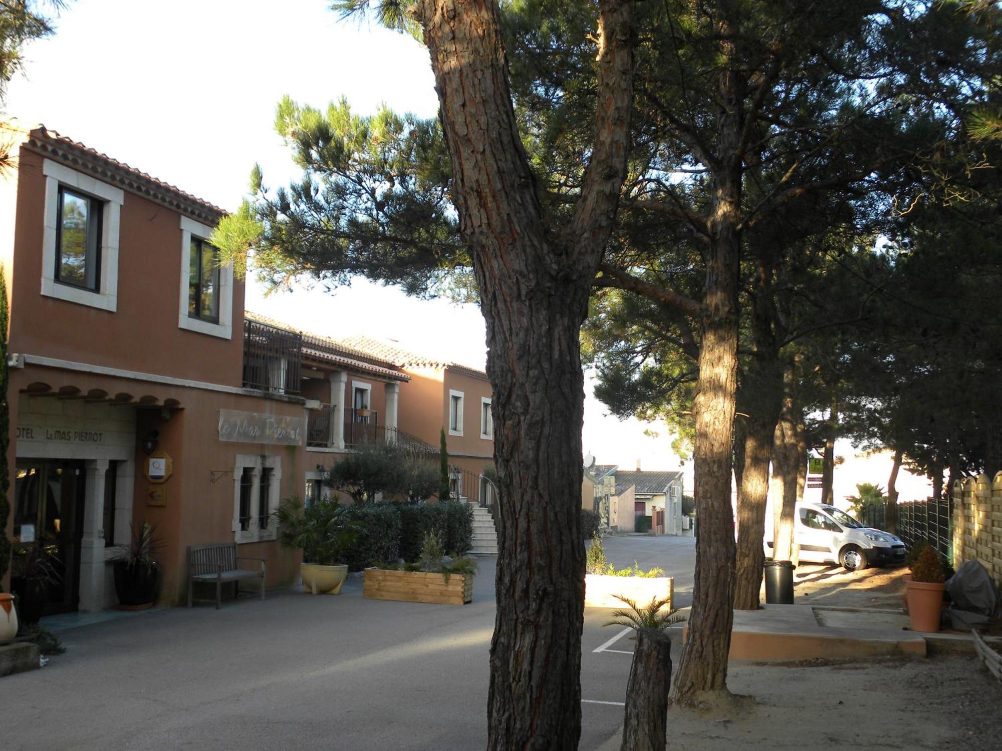 Hotel Du Mas Vinassan Exterior photo